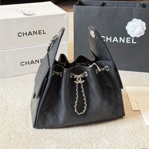 <AUTHENTIC>Chanel Black Quilted Shoulder Bag